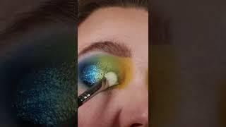 This look is heaven #nikkihelena @beautybay #makeup #makeuptutorial #colorfulmakeup