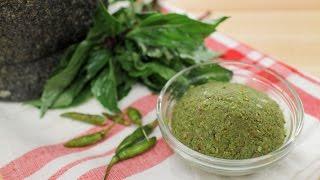 Green Curry Paste Recipe พริกแกงเขียวหวาน - Hot Thai Kitchen!