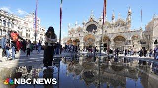 Venice launches 5-euro tourist entry fee to curb overcrowding