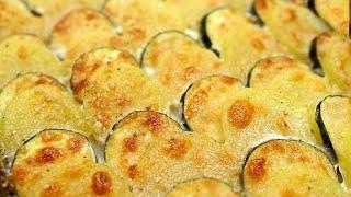 Creamy potatoes with zucchini in the oven. Delicious and filling dinner!