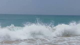 Опасный Индийский океан Шри-Ланка. А вы искупались бы в таких волнах?