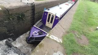 HELPING BOATING DAVID - NARROWBOAT SNOWGOOSE  No CRASH here. Narrowboat Life.