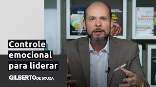 Como líderes desenvolvem controle emocional no ambiente empresarial?