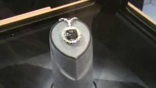 Biggest necklace in the world (Hope Diamond)