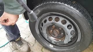 festsitzende Radmutter lösen. remove strong fixed wheel nuts. #radmutter #wheel nuts