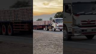 Heavy Truck Driver on the road #heavytruck #heavyvehicle #trucktrailer #automobile #dozer #driver