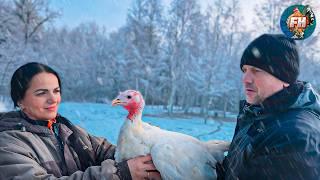 LIFE in the a remote forest village! Holiday turkey from the oven. Happy animals.Traditional cooking