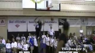 Dunking Talent Of The Week: Guy Dunking With Crazy Bounce!