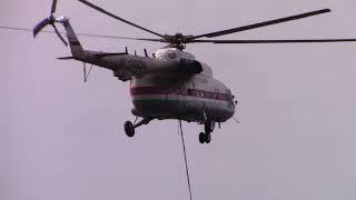 Забор воды вертолетом МИ-8 из Городского пруда, Саров. Тушение лесных пожаров
