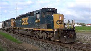 Spongebob locomotives at Wapak CSX SD40-3 GP38-3