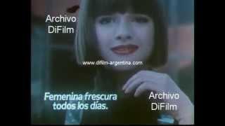 Araceli Gonzalez en la publicidad de Carefree 1990