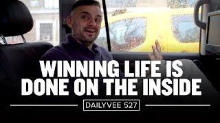 How to Be Happy Without Money | DailyVee 527