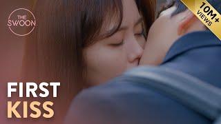 Kim So-hyun and Song Kang’s first kiss | Love Alarm Ep 1 [ENG SUB]