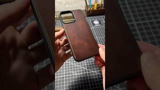 Изготовление чехла на IPhone 13 Pro Max из итальянской кожи Wax в цвете Cognac