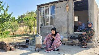 Old Style Of Keeping Apples and Okra in Winter: Qaisi dry for winter