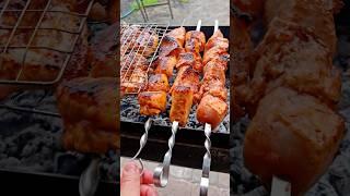 Готовим вкусные сочные шашлыки.