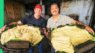 Central Vietnamese Street Food!! Noodles from Actual Heaven!!