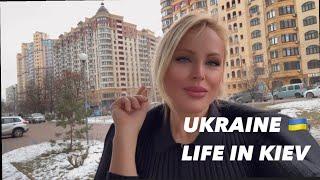 Ukraine  LIFE IN KIEV, February 27, 2025. The Streets of Kiev, Ukraine. Streets Scenes.