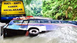  ALAMI 3 LAKA DALAM SEMALAM, BUS INI TERHENTI DI DASAR JURANG PAGAR ALAM SUMATRA 35 TEW4S