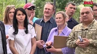 Володимир Карплюк вручив атовцям ключі від квартир