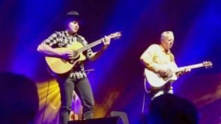 Tommy Emmanuel and Joe Robinson - Tribute to Chet Atkins 2017