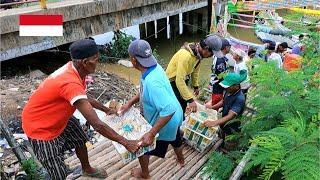 Life in rural indonesia, Fishermen's life on the riverbank, indonesia village