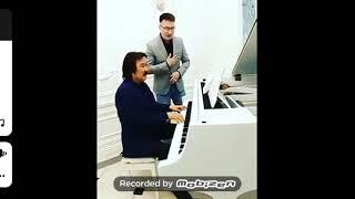 Казахстанский композитор прогоняет каранавирус песней