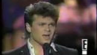 Sam Harris sings Over The Rainbow (1984) Star Search