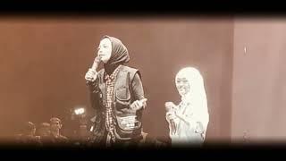 Cahaya Syafitri duet bareng bersama Tantri Kotak