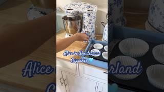 Φτιάχνοντας 🩵Alice in Wonderland Cupcakes στο νέο μου MQ x Laura Ashley China Rose Stand Mixer !