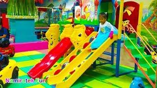 bermain di taman mainan anak perosotan mandi bola di kids zone indoor playground fun