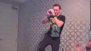 Tom Hiddleston Dancing!