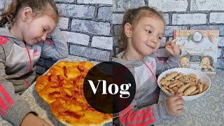 Două zile de vlog. Gătim împreună cu Lia pizza și grisine