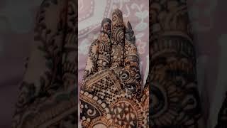 Asifa's Mehndi Artist