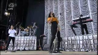 Sugababes - Round Round (V Festival 2006)