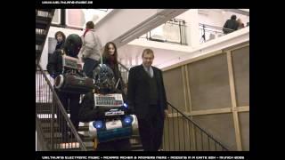 Mooving in a white Box - Weltklang Electronic Music - Richard Aicher and Andreas Merz - Munich 2005