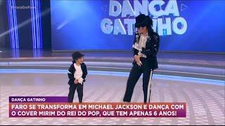 Faro se transforma no rei do pop ao lado do mini Michael Jackson