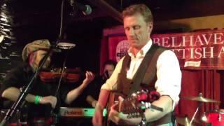 Kevin McKidd sings "Wish You Were Here" by Pink Floyd w/American Rogues