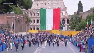 Festa della Repubblica, la sfilata dei sindaci apre la parata ai Fori Imperiali