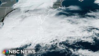 Millions along East Coast brace for heavy snow