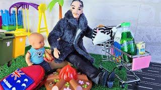 HOMELESS MAX AND OTHER ADVENTURES OF THE MERRY FAMILY OF KATYA AND MAXFunny BARBIE dolls LOL