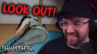 Trying To Survive With FRIENDS | Phasmophobia