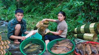 The couple went to the stream together to catch super big stream fish - Triệu Thị Hiền