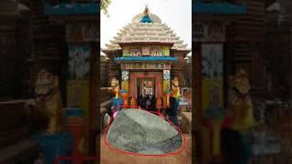 Shocking Of Story Of Shiva &Shakti In Lingaraj Temple #shorts #ytshorts #shiva #shakti #love #temple