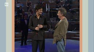 Fiorello e Dustin Hoffman sul palco di "Stasera pago io"