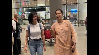 Shruti Hassan slams papps gently for bumping lady at airport