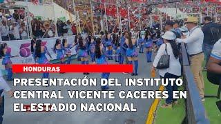 Presentación del instituto Central Vicente Caceres en el Estadio Nacional