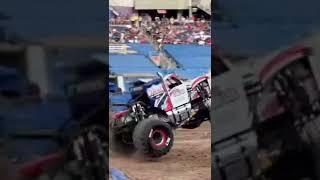 Insane Lucas Oil Stabalizer Crash! #crazy #monsterjam #monstertruck #insane #lucasoil #crash