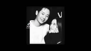 they love to take each other's photos#snowdrop #kimjisoo #junghaein #snowdropkdrama #shorts #haesoo