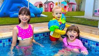 Diversão em família nas PISCINAS do PARQUE AQUÁTICO | Jéssica Godar e Laurinha e Helena e Gabrie